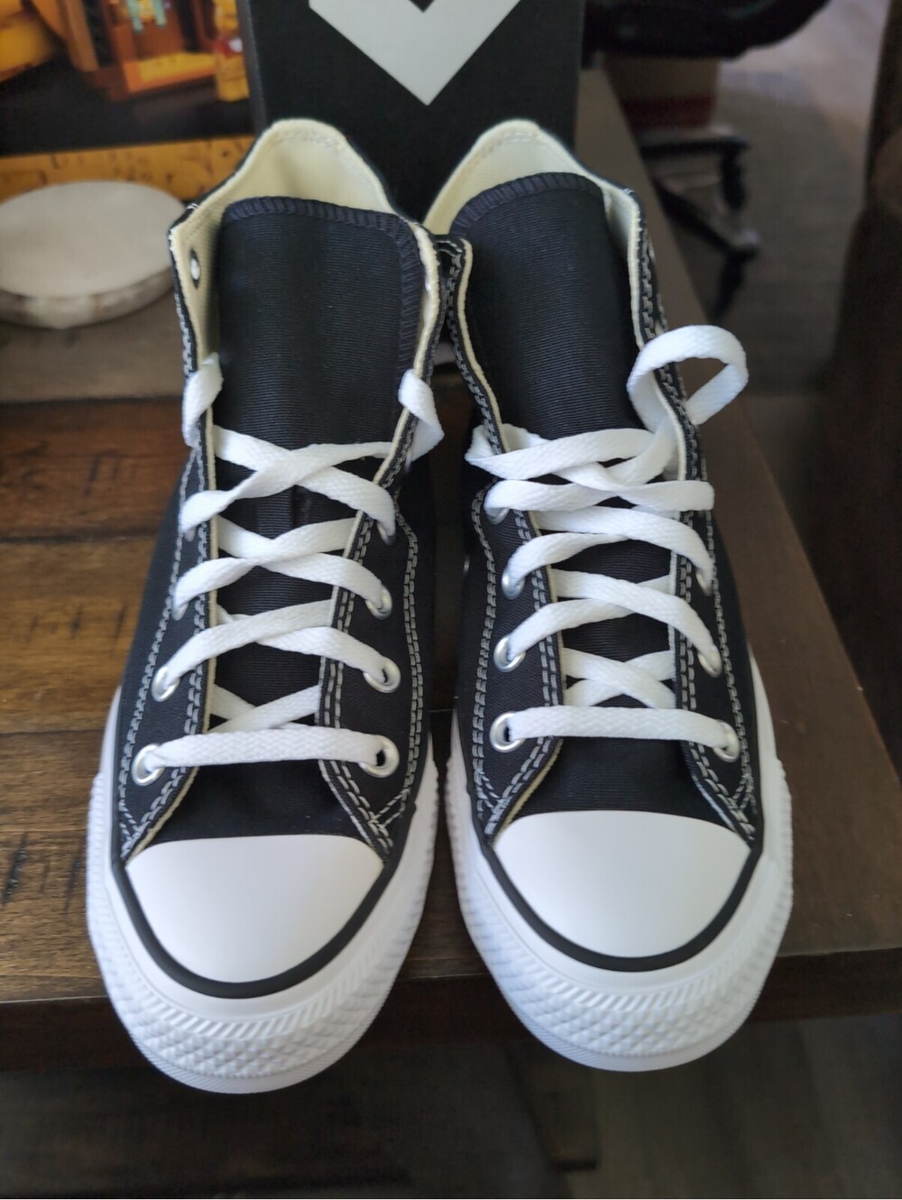 Converse Chuck Taylor Black Leather Hi Top Sneakers Men's 5.5 / Women's 7.5